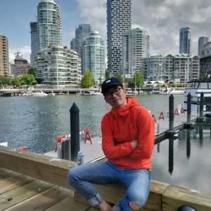 Meet your Posher, Dennis